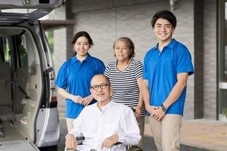 親の通院で有休が消えていく日々→付き添うのは「月1回に」　家族の負担を軽くする介護保険の通院支援【社会福祉士が解説】