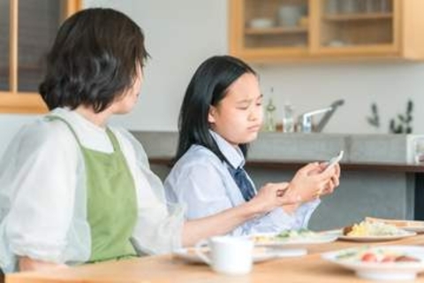 ママ、本当にごめんなさい／もう、門限やぶらないから私　韻踏む14歳娘のラップ反省文が超絶技巧　スマホを没収した母の心を動かした？