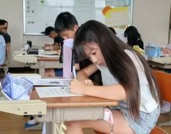 京都の小学生が英チャールズ国王に「手紙」を書いたワケ　「ぜひ来てください」実は歴史的背景が