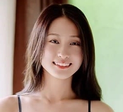 誘惑の曲線美　“令和最強のメリハリボディー”がランジェリー姿で魅了　澄田綾乃さんデジタル写真集