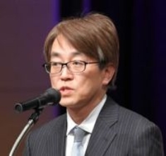 金髪似合ってる…！羽生善治九段の近影＆可愛い私服に大反響「髪色が素敵」「セーターがキツネさんだ」