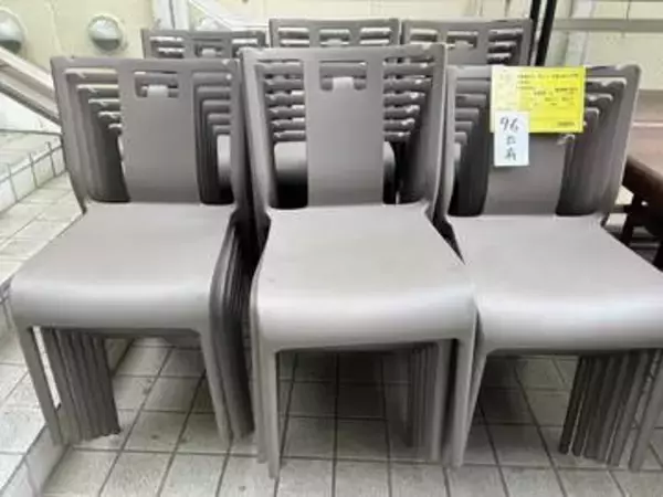 万博はまだ終わっていない！？ 大阪・関西万博で用いられたイスやテーブルが販売され話題に「素晴らしいデザイン」「無事ゲット！」