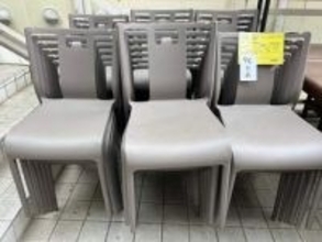 万博はまだ終わっていない！？ 大阪・関西万博で用いられたイスやテーブルが販売され話題に「素晴らしいデザイン」「無事ゲット！」