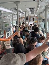 観光客が多すぎて、京都市民が市バスに乗れない！　遅延多発の理由がスマホ検索にあったとは！？【大学教授が分析】