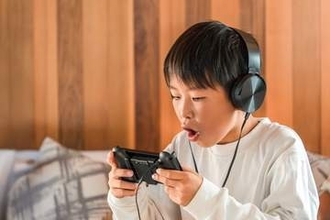 ゲーム中の乱暴な言葉を母が注意→小6男子「殺…あっ違う…討伐だ」　言い換えルールで大爆笑