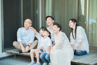 【お盆の帰省】既婚女性の半数以上が「日常より疲れる」　気遣いや準備で深まる夫婦の温度感ギャップ鮮明に