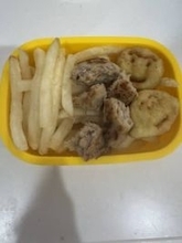 「ごはんを全く食べない」2歳息子の「ポテト弁当」に励ましの声　炎上覚悟の投稿に共感殺到