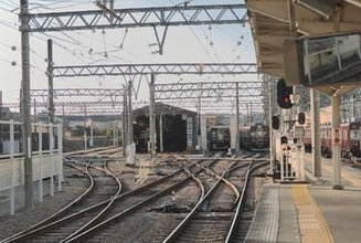 阪急鉄道「マニアの方へ捧げます。そんな方いるんでしょうか」　ただの“砂利”に見えるのに……称賛の声が続出「良い石だ」