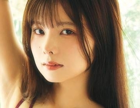 ミス九大GPの高学歴モデル　シャツまくり上げマシュマロお披露目　妖艶ブラは母校のシンボルカラーの赤紫