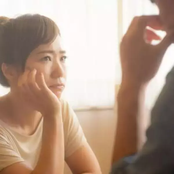 不倫に走った夫との再構築して1年、裏切りのフラッシュバックが消えません　苦しみを終わらせる方法は？【夫婦関係修復カウンセラーが解説】