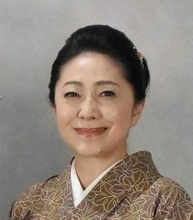 石川さゆり68歳、新曲ビジュアルでイメージをブチ壊す爆裂ヘアを公開　ネット民ビックリ「飛んでるヘアステキ」「ボンバーヘッドかわいすぎ」
