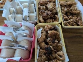 妻が夫に頼まれて…朝5時起きで作った「差し入れ」の量すごすぎ　まさかの光景に4.9万いいね「偉すぎる」「差し入れのプロ」