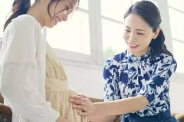 おなかのベビー「おなかが前に突き出る＝男の子・横に広がる＝女の子」は本当？　297人のパパ・ママに聞いた