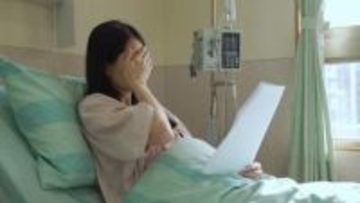 激しい腹痛、急性虫垂炎と腹膜炎を併発していた　病院側「手術が必要です。入院誓約書に家族や親族のサインを」40代患者「保証人がいません！」【社会福祉士が解説】