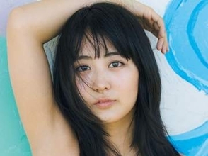「ムチムチ感最高」「肩紐寄せているのドキドキ」 FLASH表紙・巻頭の福井梨莉華、カレンダーオフショット公開「どのカットがきになりますか？」