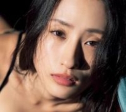 大胆かつ妖艶な令和最強のメリハリボディ　26歳女優が挑んだリリー・フランキーの世界観