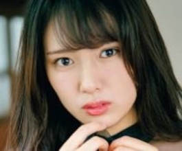 ネクストグラビアクイーンの大本命　18歳のフレッシュビキニ　黒の透け衣装に漂う色香