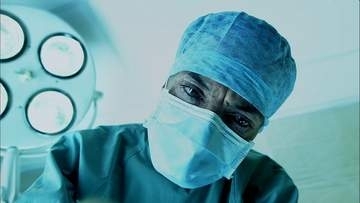 蘇るカルト映画「ムカデ人間」　先頭演じた北村昭博は高卒後に渡米も鳴かず飛ばず　20代最後のチャンスを機に飛躍　「3歳の息子も俳優に？サッカー選手になってほしいかな」