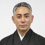 「麻央さん夭折から9年　市川團十郎さんが娘＆息子の仲良しショットを公開　「どう見ても生前の麻央さんにしか見えない」「両親のDNAしっかり引き継いだ美男美女」」の画像1