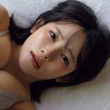 「Iカップミニマムグラマー美女・天木じゅんさん　親友撮影のさよならグラビア　親しい関係だから見せた柔和な表情」の画像1