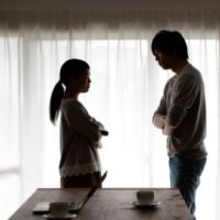 ヒール、歯ブラシ…単身赴任中のアパートに女の影　「期間限定の付き合いだから」と開き直る夫と即別れるべき？【夫婦関係修復カウンセラーが解説】