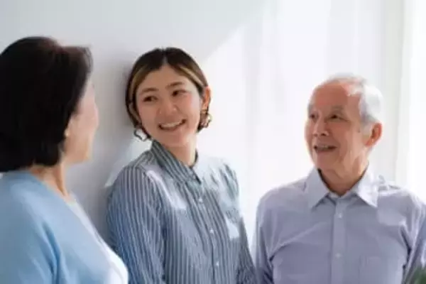 「結婚はいつするの？」帰省中に結婚の話題をされた人は約7割→どう対応した？