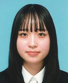 高校3年→大学4年で激変垢抜け　女子大生の証明写真、制服姿からメイクも服装も大人っぽく…4年間の努力に「尊敬します」