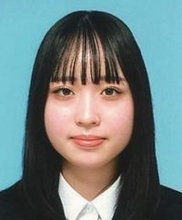 高校3年→大学4年で激変垢抜け　女子大生の証明写真、制服姿からメイクも服装も大人っぽく…4年間の努力に「尊敬します」