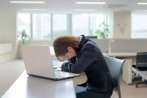 ストレスが溜まったときの行動ランキング　「一人になる」「買い物・散財」を抑えた1位は？