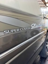 「独特な匂いするよね」灰皿、電動カーテン、回転する座席…豪華装備の90年代ハイエースが話題