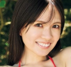素肌に彼シャツ　透けネグリジェで美尻ぐいっ　「すきだらけ」の元アイドル　1st写真集は「好きになってもらえますように」