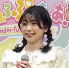 18歳年上の人気芸人と電撃婚…21歳タレント、年賀状で12年前の激レア写真公開「幼い」「ツインテールだ」