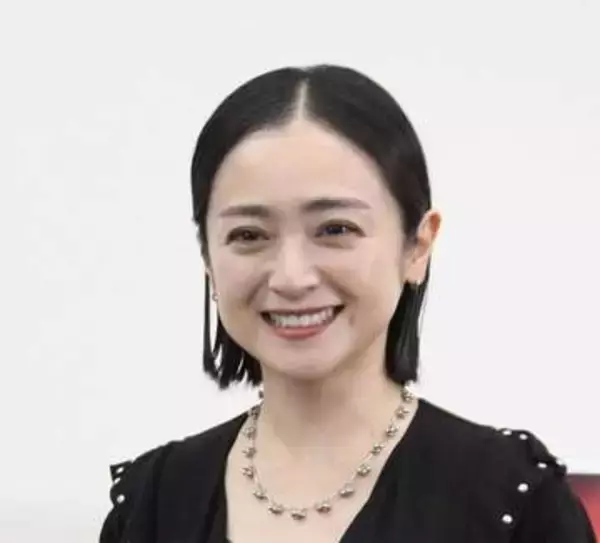 「歳、とらないんすかっ！？」「10代にしか見えん」44歳女優の近影にネット仰天　「タイムスリップしたのかと」「透明感ハンパない」