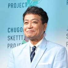 「さすがスーパースターたち」　超有名タレント、家族旅行中に人気お笑いコンビに遭遇→豪華3ショット披露　「すごい偶然」「さすが」