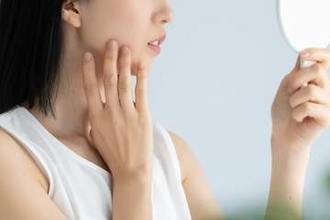【秋の肌荒れ・かゆみ】花粉皮膚炎と夏バテ肌、違いはどこ？