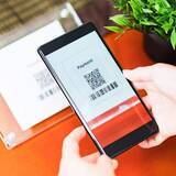 「キャッシュレス決済は搾取システム！？　「現金だと助かる！！」と訴える駅ビル飲食店の張り紙に賛否　公共インフラ型決済を求める主張も」の画像1