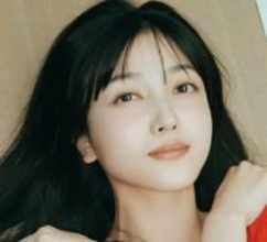 透き通る肌が際立つ黒キャミ姿　卒業控えた乃木坂美女　「blt graph. vol.113」表紙と巻頭グラビアに登場