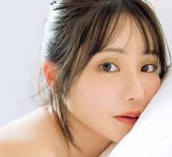 93センチHをぎゅっと寄せ上げ　色気ムンムンのRIZINガールを激写　前ホックブラやチェリー柄がお気に入り