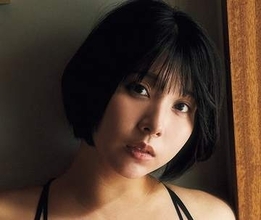「このSPAの衣装やばくない?」 自称・日本一かわいい薬剤師、100・58・86のスパーボディでブラが飛びそう？