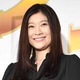 「「隣がガチの篠原涼子さん」鼻にピアス…俳優息子の動画に映り込む　「ママなのやばい」「めちゃくちゃママ似」親子共演にネット驚き」の画像1