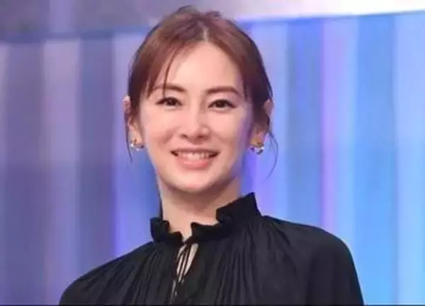 「まさかのご本人…」DAIGO＆北川景子ファミリー、変装なしでディズニーシー満喫　「オーラ出過ぎ」「素でこの美しさ」