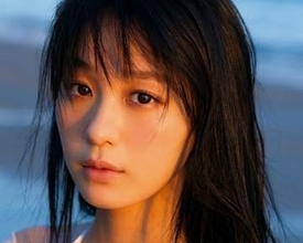 「あなただけの真央を見つけてね」 純白ビキニの22歳髙野真央　予約殺到中の1st写真集の表紙公開