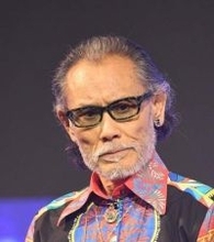 ホントに71歳！？片岡鶴太郎が最新ボディーを披露　研ぎ澄まされた筋肉美に「かっこよすぎです」「ストイックに鍛えた証」