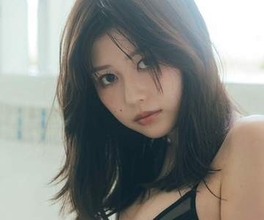 「我ながら大胆と思います」　26歳女優が限界肌見せした1st写真集　白シャツ＆白ビキニの最強清楚コーデをSNSで披露