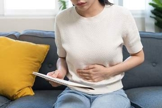 【生理不順のリアル】年間14日以上も「心から楽しめない」…夏のレジャーを直撃する“予期不安”の実態とは