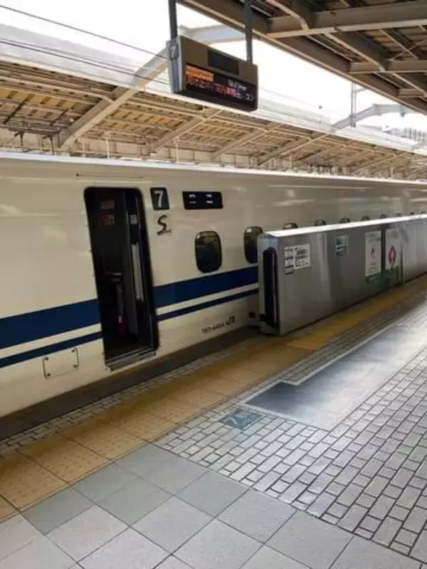 駅構内の女子トイレが不具合で全部使えず→JR西日本が取った臨機応変な対応に感動　「その手があったか！」