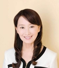 「ひなげしの花」から54年…71歳アグネス・チャンがミニスカ脚線美を披露「いつまでもスタイルいいですね」「かわいくて若々しい」