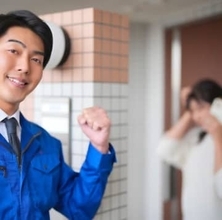 「これじゃ帰れない」と居座る出張買取業者　根負けして大事な貴金属を売ってしまった…これって違法？返して！【買取業者が解説】