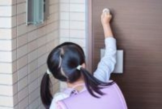 学童保育の退所時期は「小3」が最多　退所後「自宅で留守番」をする子は自己肯定感が低い傾向に【全国の保護者2283人調査】