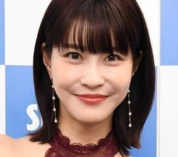 「このあと、どうする？」　レースニットやランジェリーが醸す大人の色香　35歳女優、再会した同級生との一夜をグラビアで情熱表現